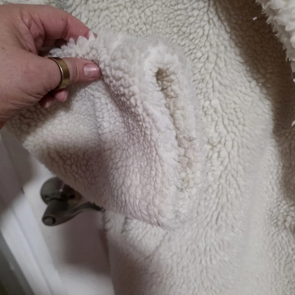 Abercrombie & Fitch Cream Teddy Jacket - Picture 4 of 6